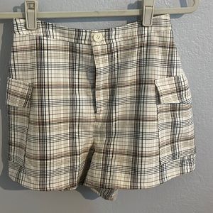 Brass Plum plaid Cargo Shorts, size small